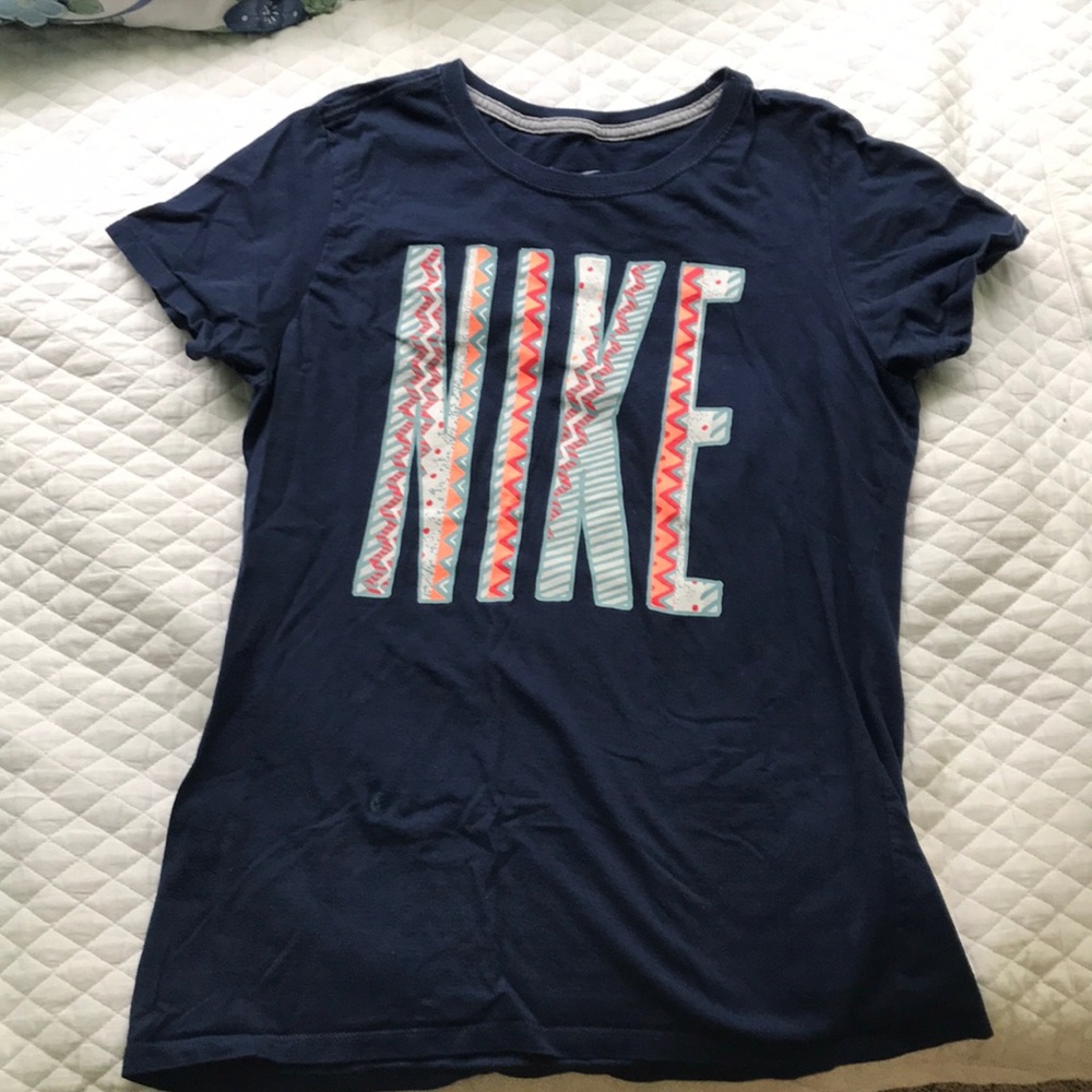 nike t-shirt